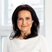 Dr. Anett Árvay